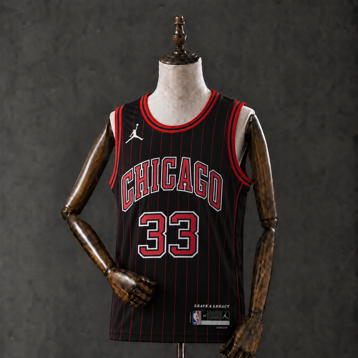 Chicago Bulls - Pippen 33