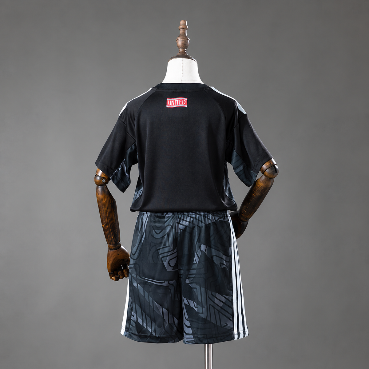 M-U 26/27 Goalkeeper Kids Kit
