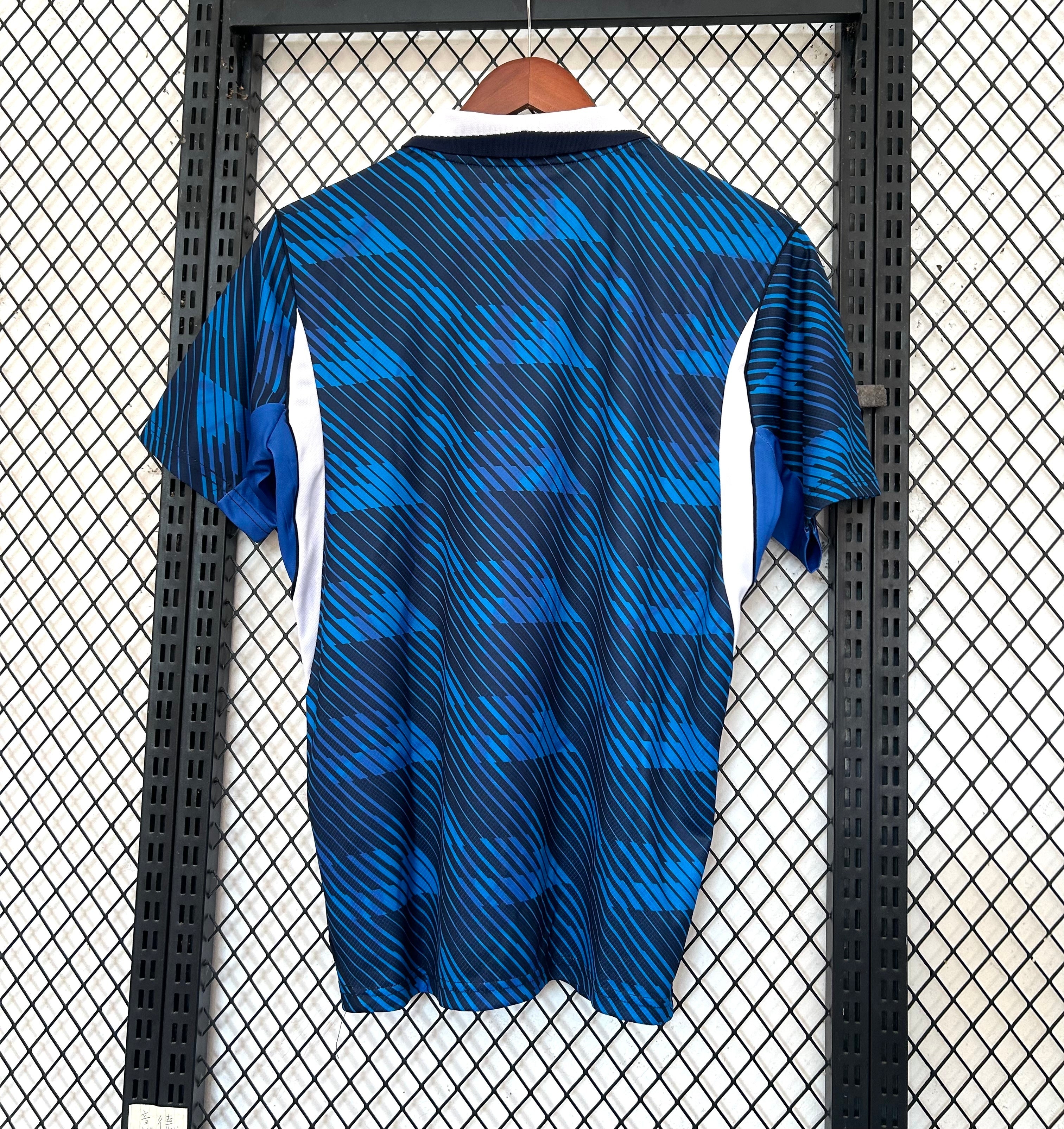 26-27 France home kit