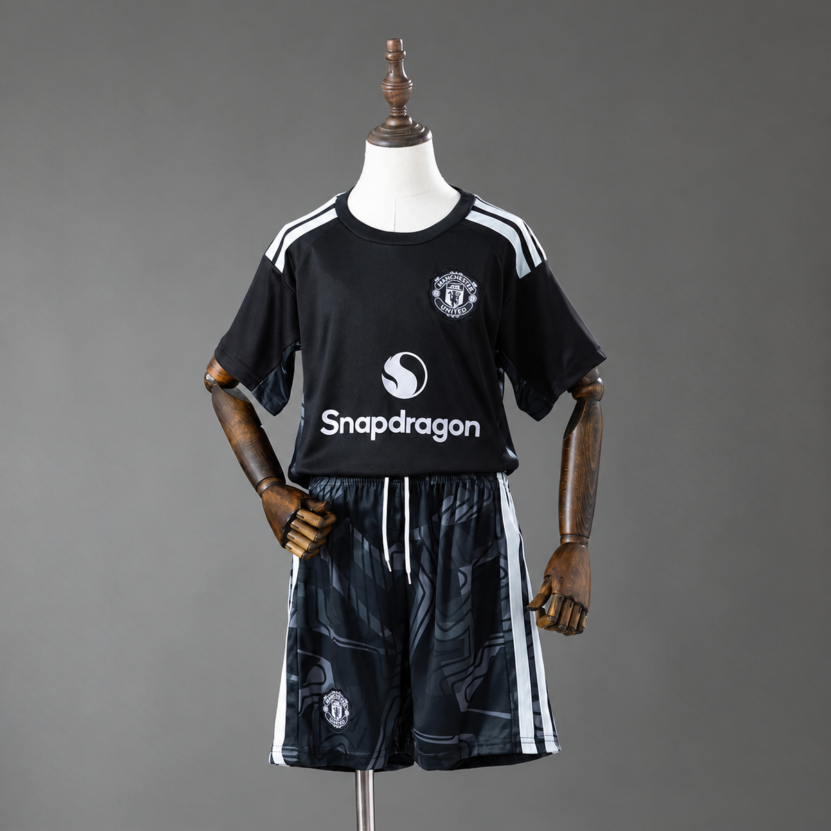 M-U 26/27 Goalkeeper Kids Kit