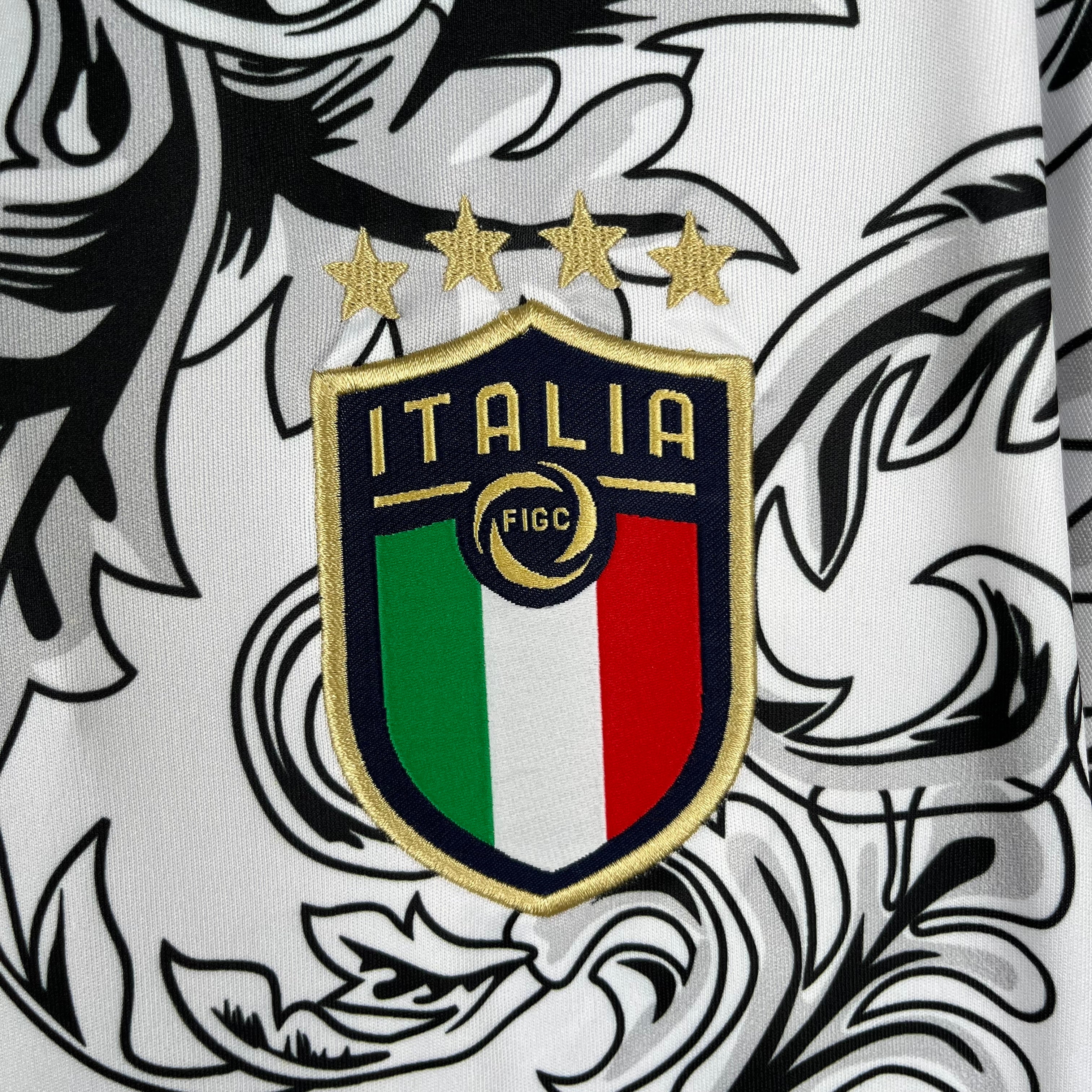 23/24 Italy x Versace White - Special Kit